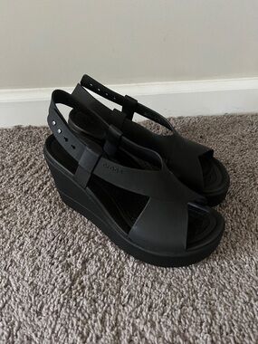 Crocs Brooklyn High Wedge sandals